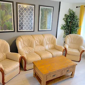 Windy House - Private Garden With Patio - Free Parking Sheffield