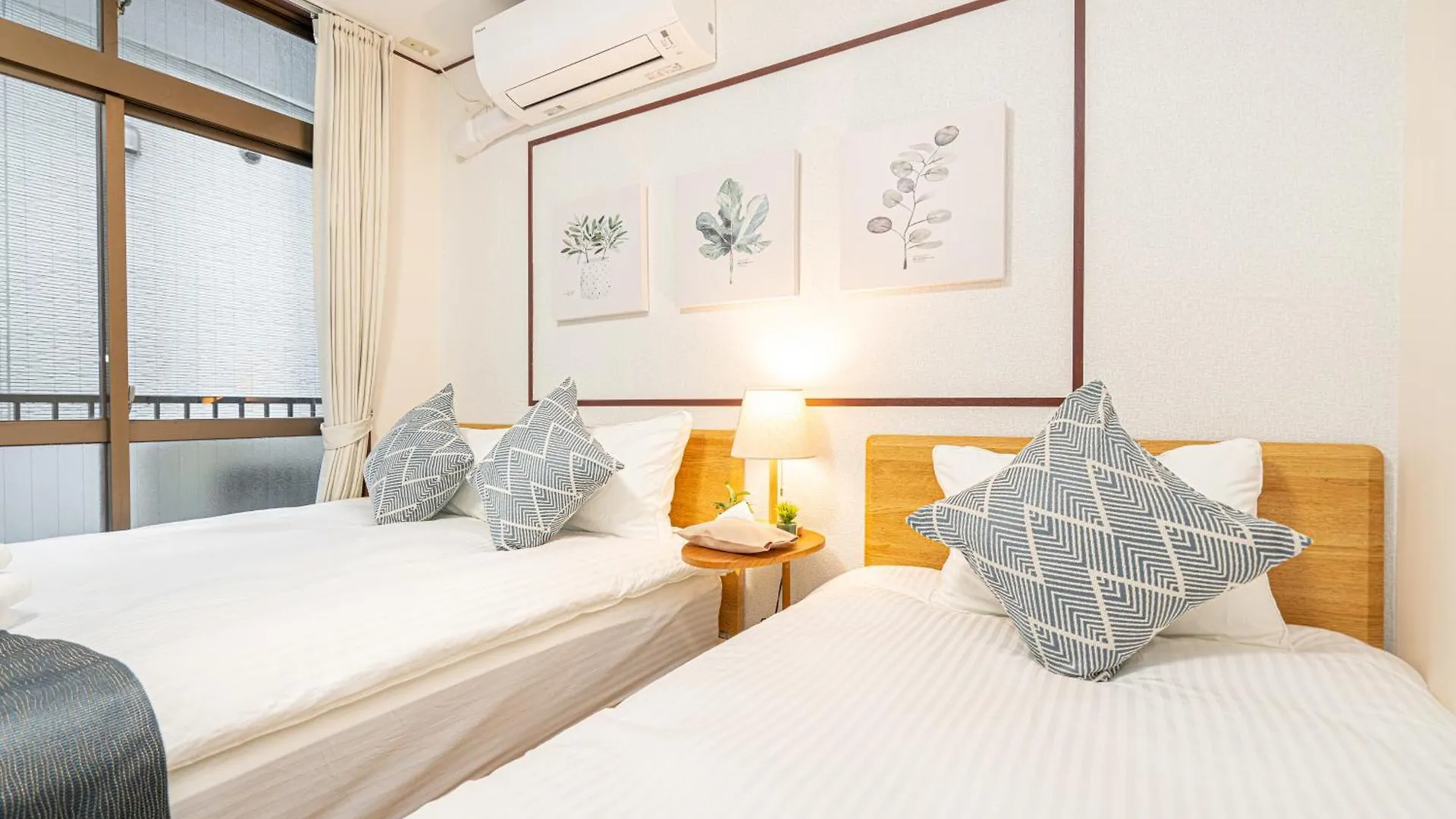 Shinjuku Convenience Hub: Steps from Shinokubo Station Apartment Tokyo
