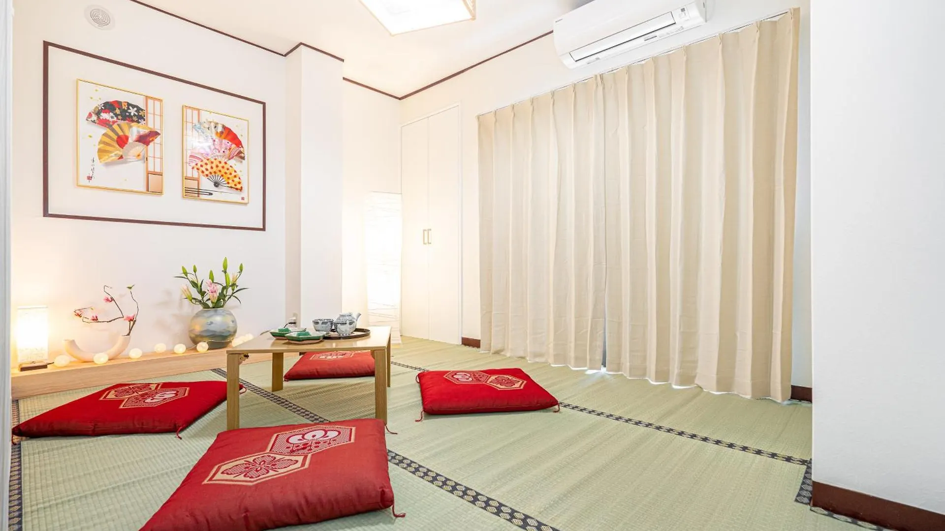 Shinjuku Convenience Hub: Steps from Shinokubo Station Apartment Tokyo 0*,